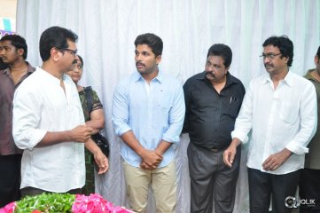 Celebrities Pay Homage To Edida Nageswara Rao